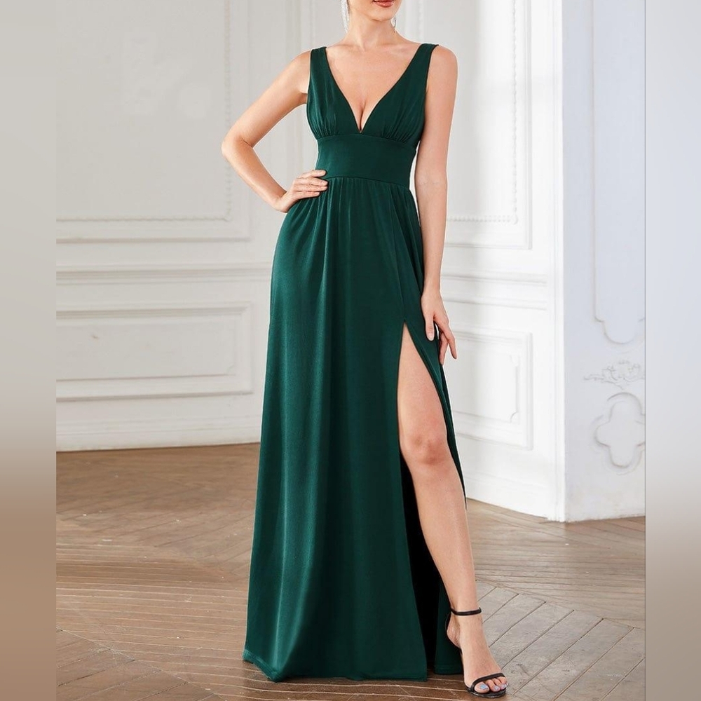 Ever Pretty Green Sleeveless V-Neck Gown for Weddings